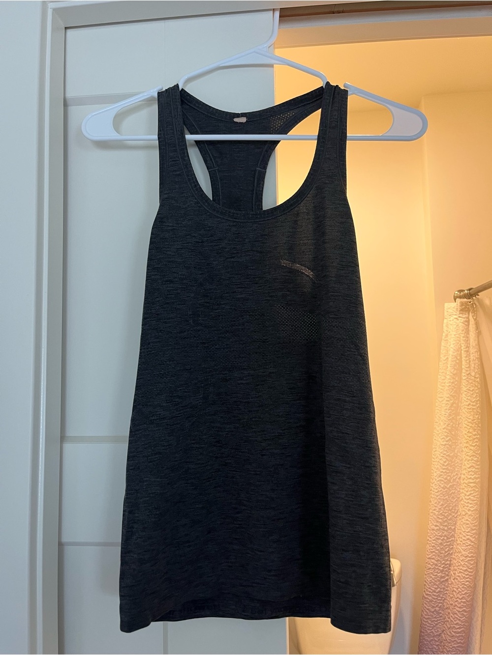 Black Lululemon tank
